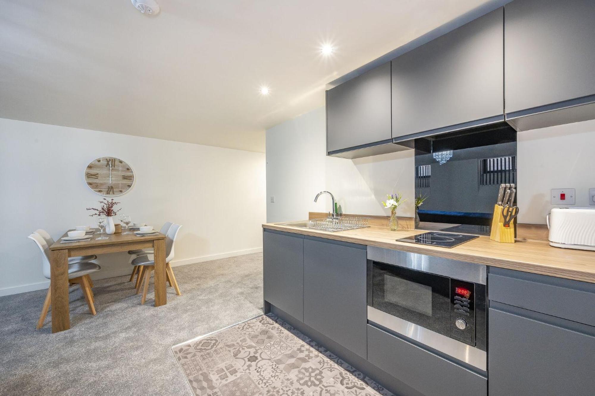 Basement Bliss Hideaway Apartment Bradford  Exterior photo