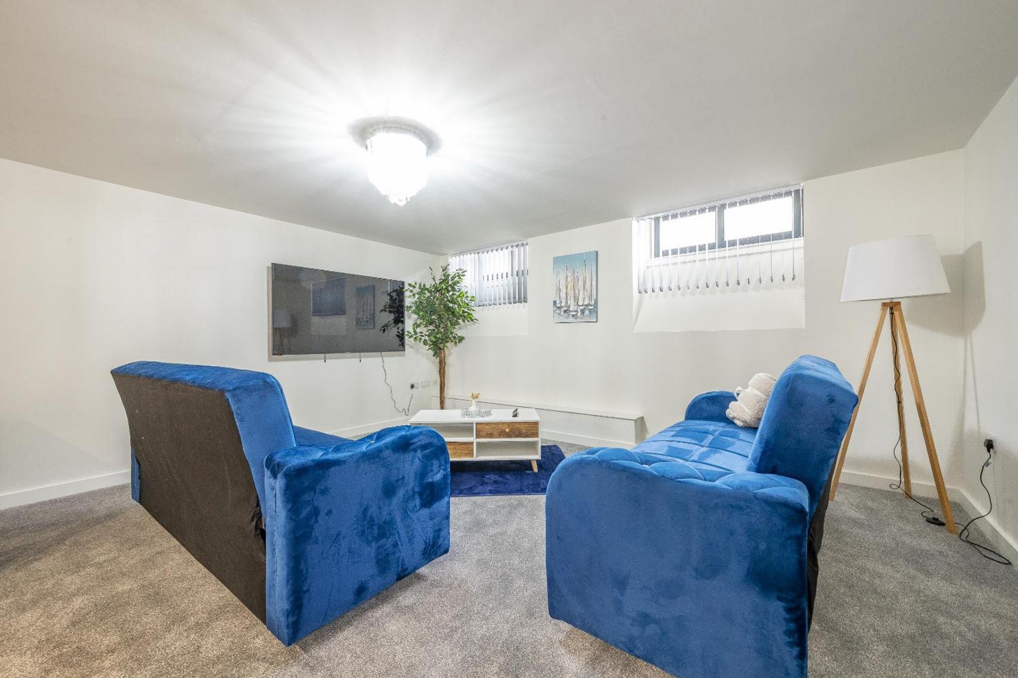 Basement Bliss Hideaway Apartment Bradford  Room photo
